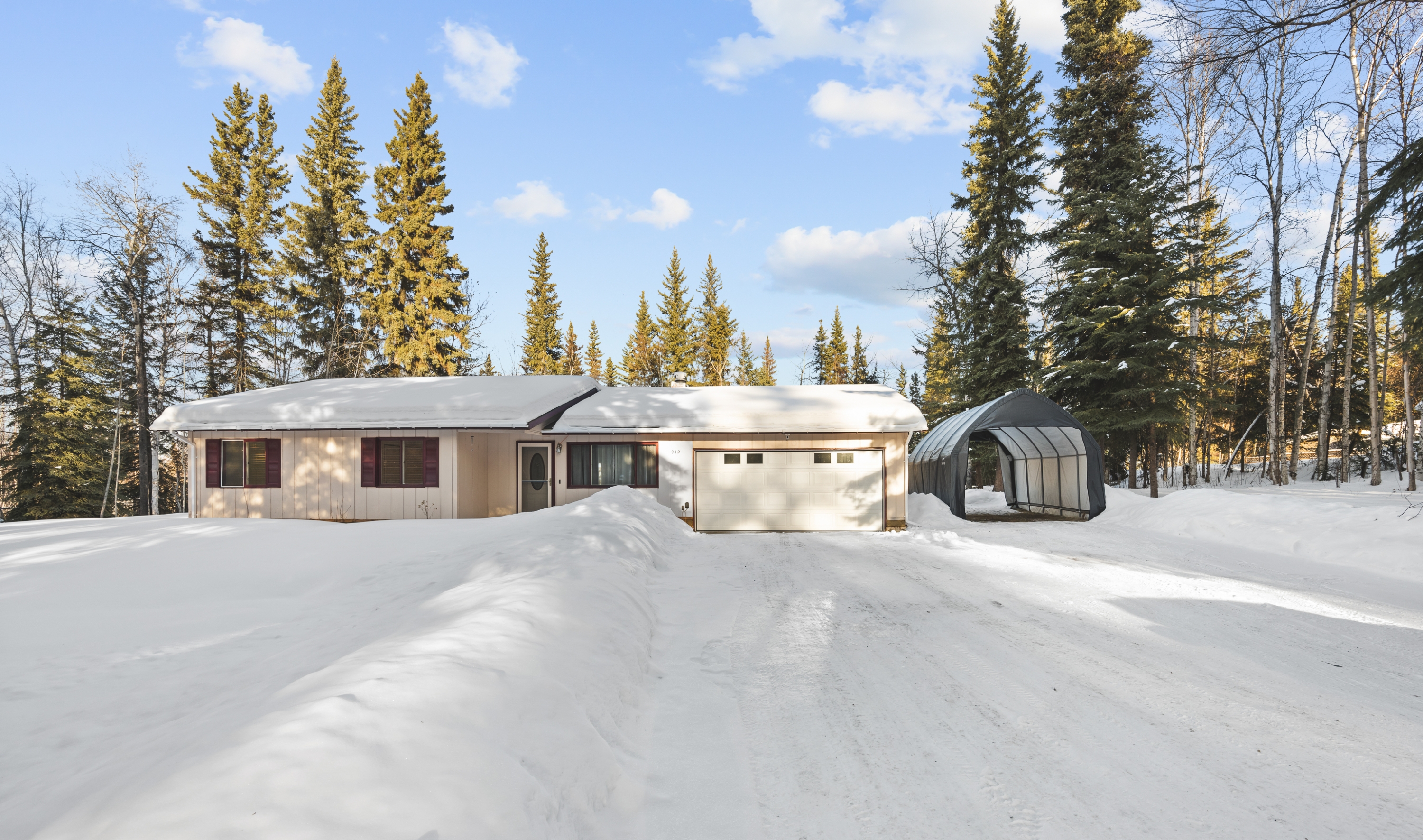 942 Ridgetop Road